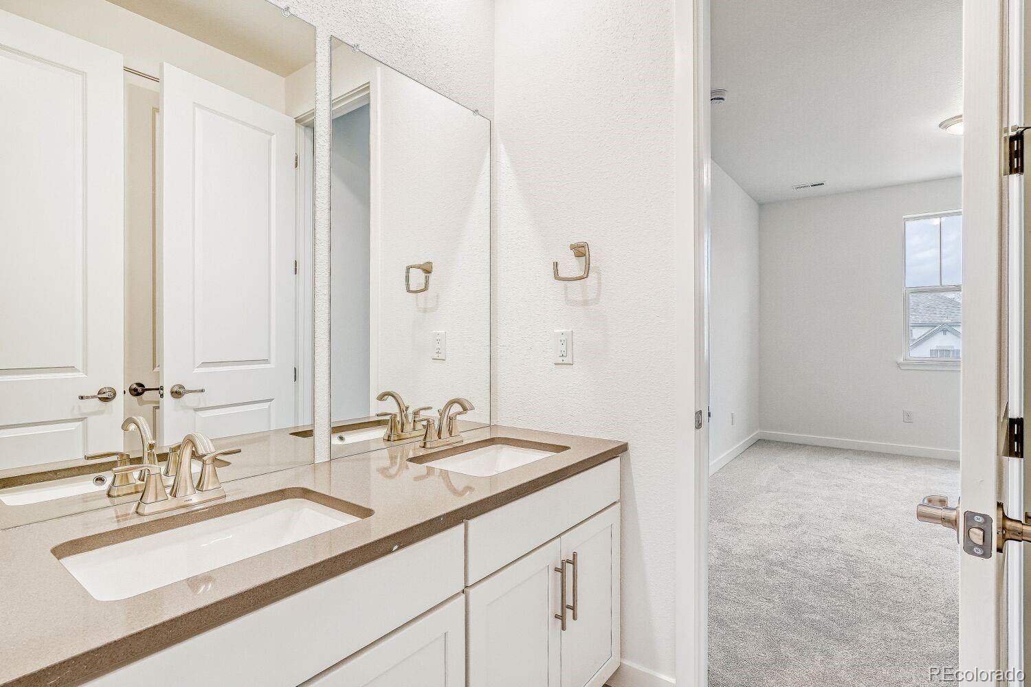 15453 W Dequesne Avenue Morrison CO 80465