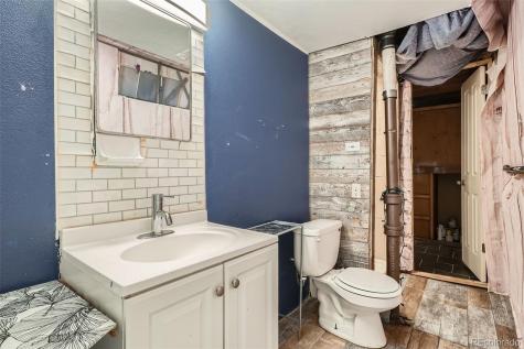 472 Jamaica Street Aurora CO 80010