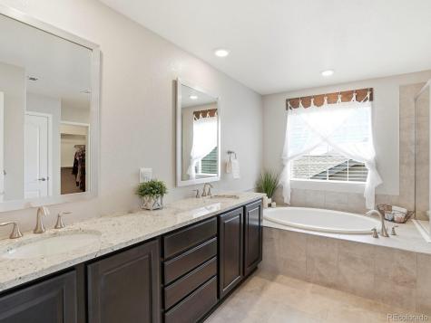 8275 Arapahoe Peak Street Littleton CO 80125