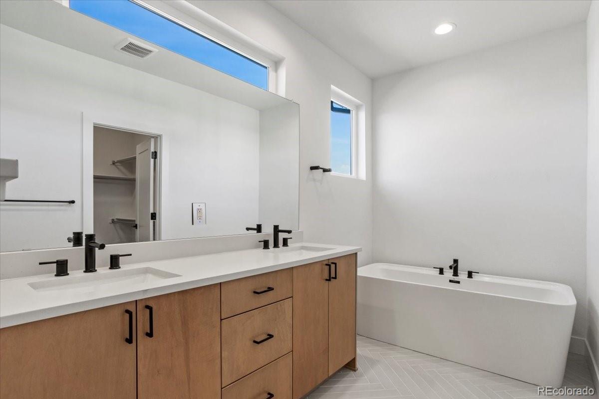 5604 Grandville Avenue Longmont CO 80503