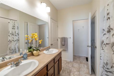 855 N Waterloo Circle Aurora CO 80018