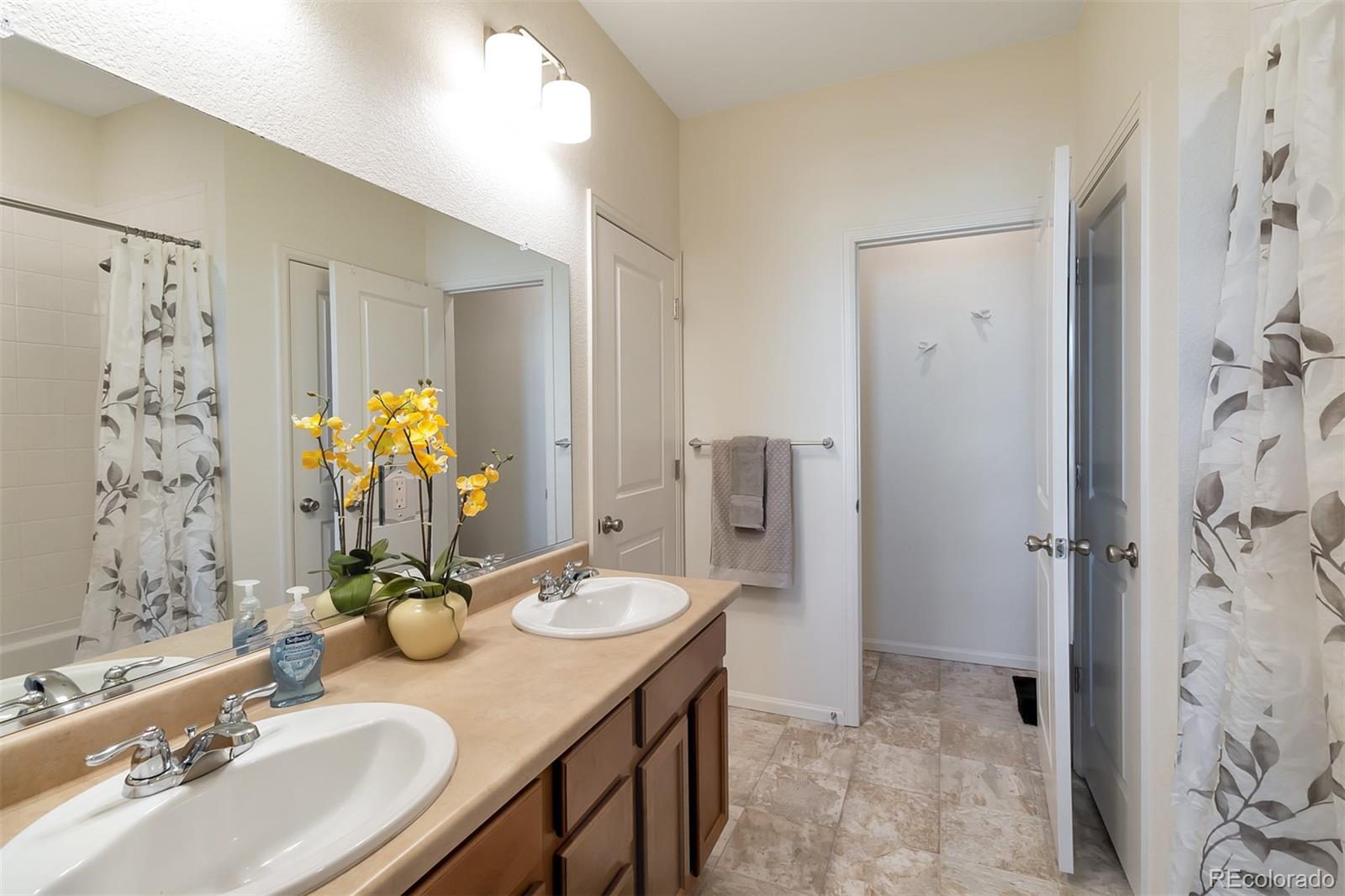855 N Waterloo Circle Aurora CO 80018
