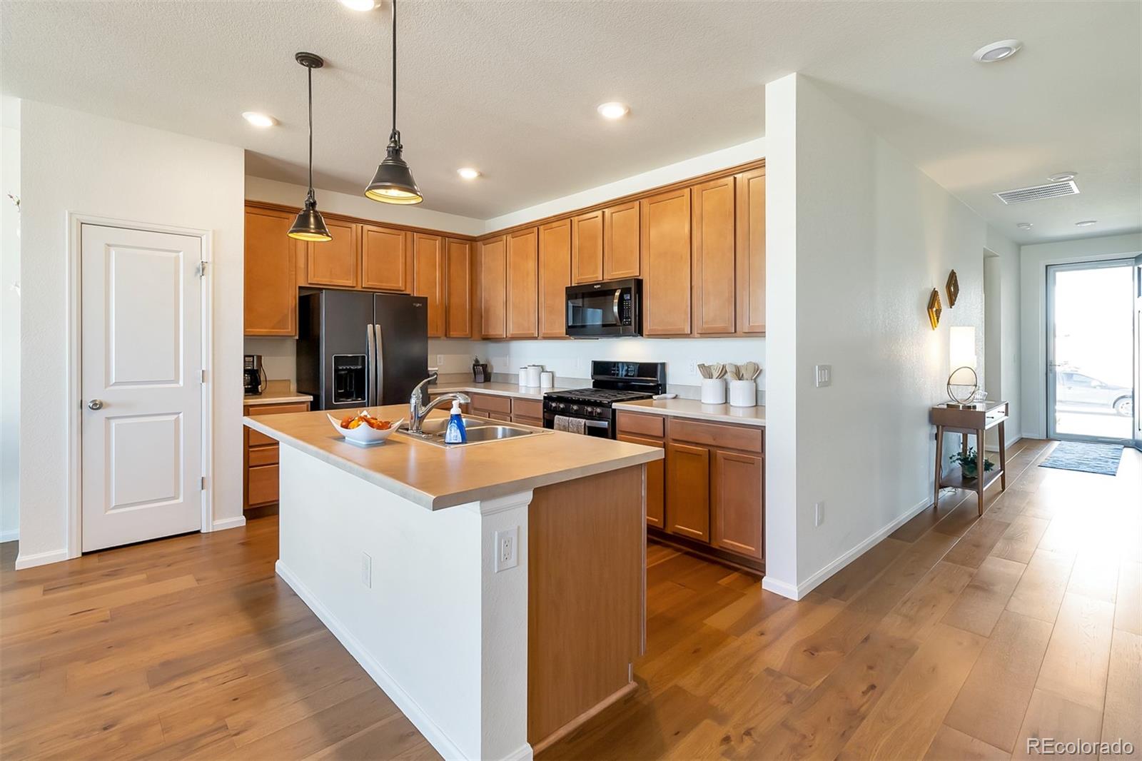 855 N Waterloo Circle Aurora CO 80018