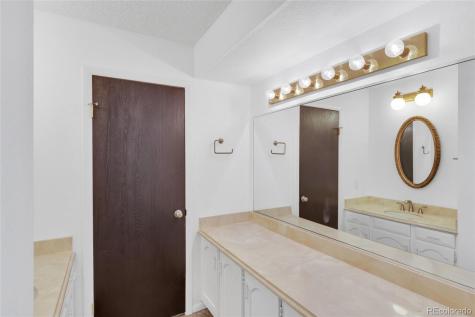 3703 S Mission Parkway Aurora CO 80013