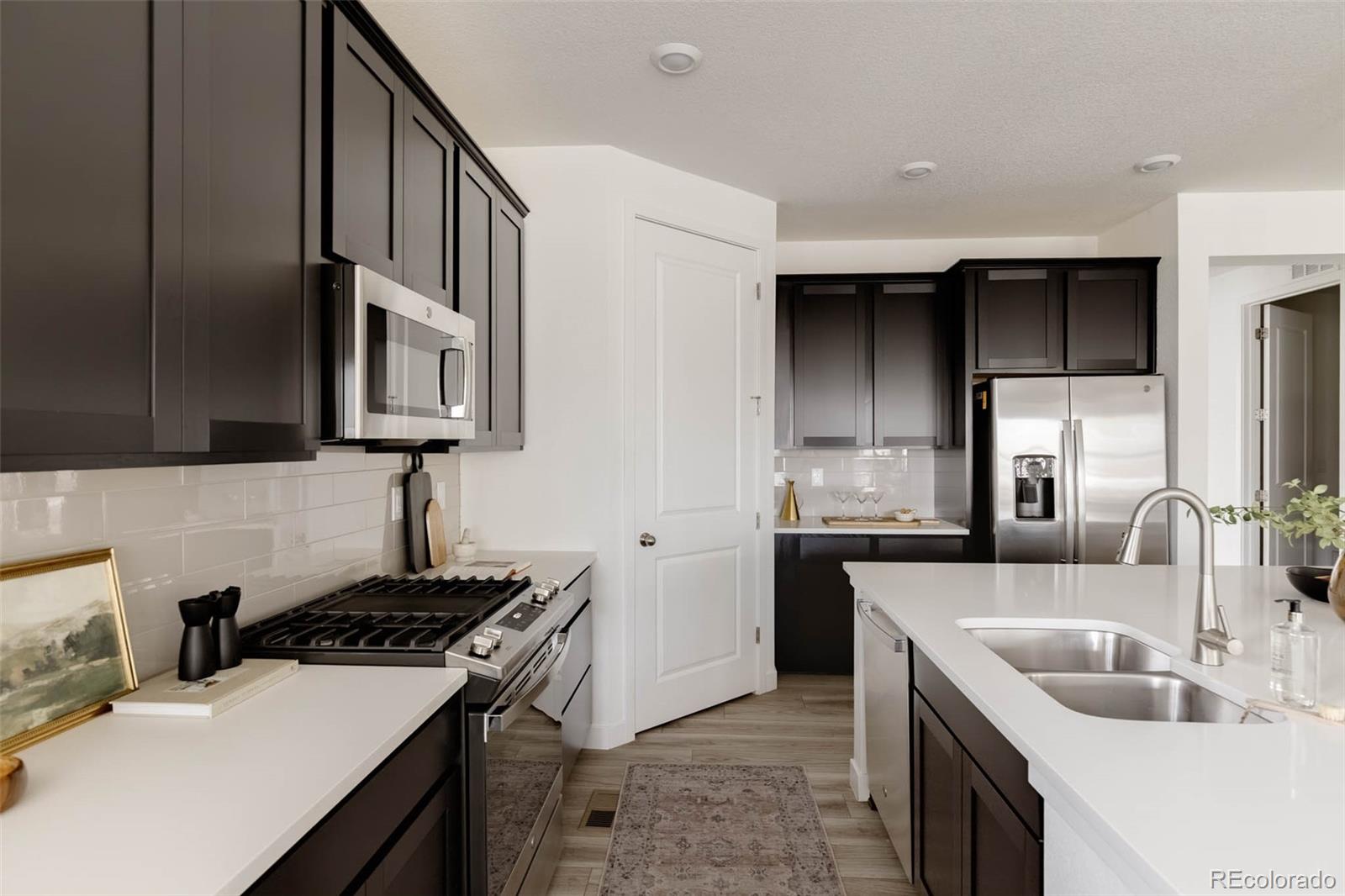 8571 S Riviera Court Aurora CO 80016