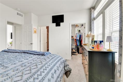 240 S Oak Hill Street Aurora CO 80018