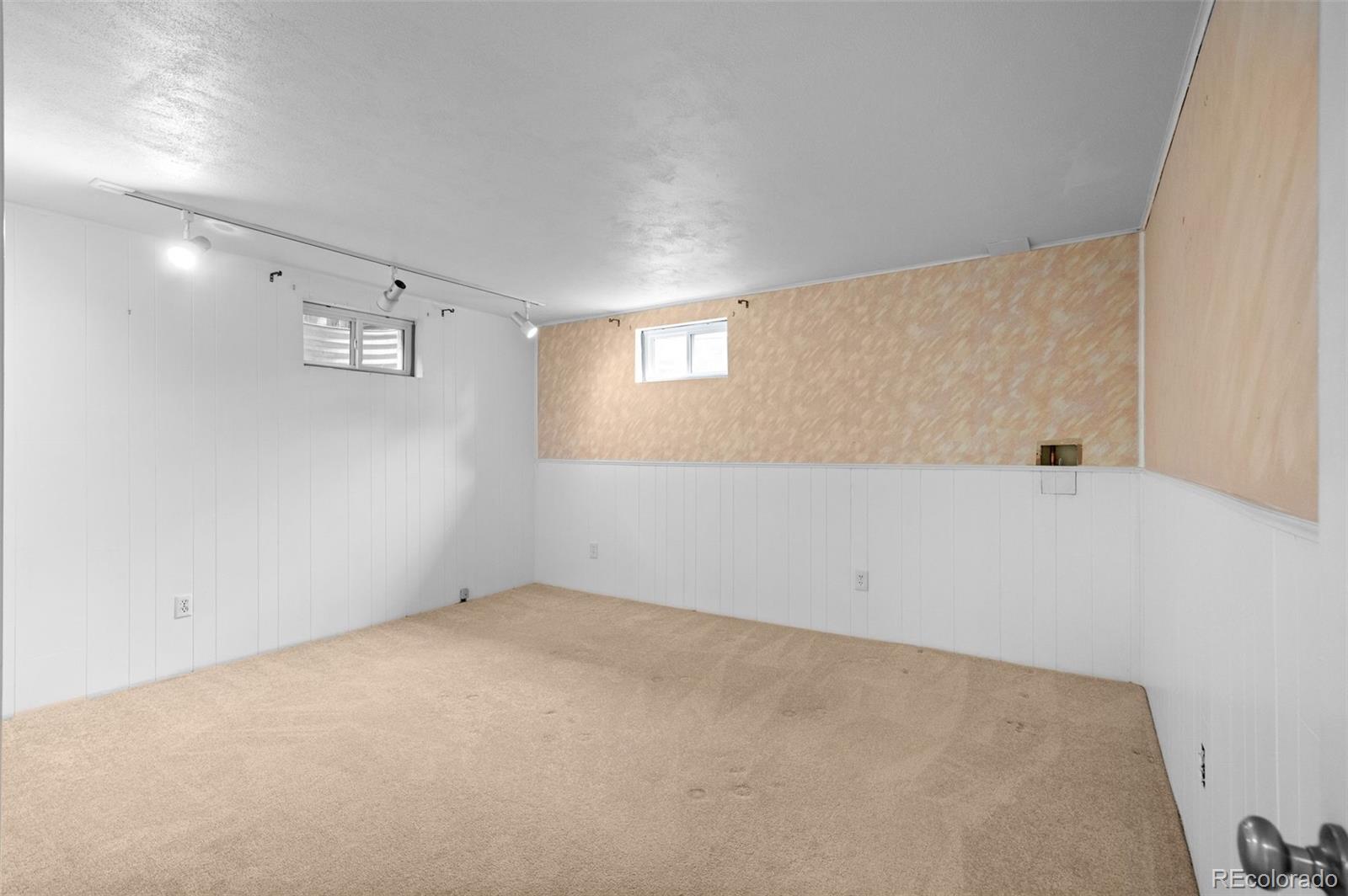 3761 S Eaton Street Denver CO 80235