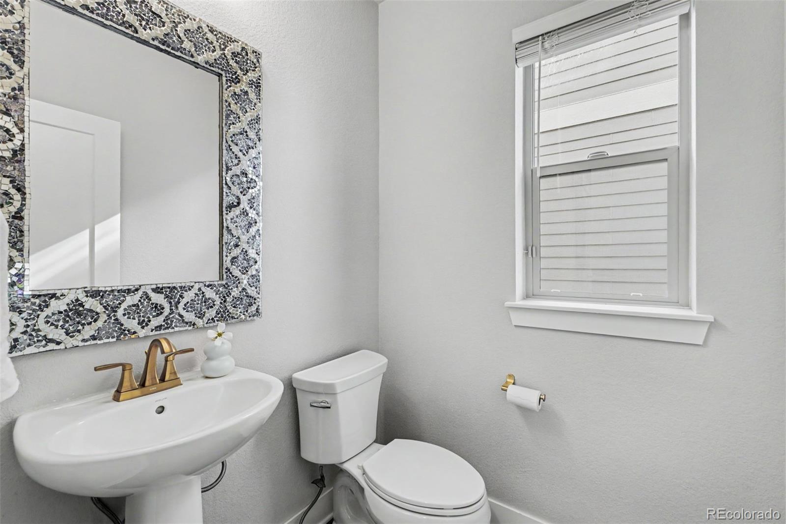 9982 E 60th Avenue Denver CO 80238