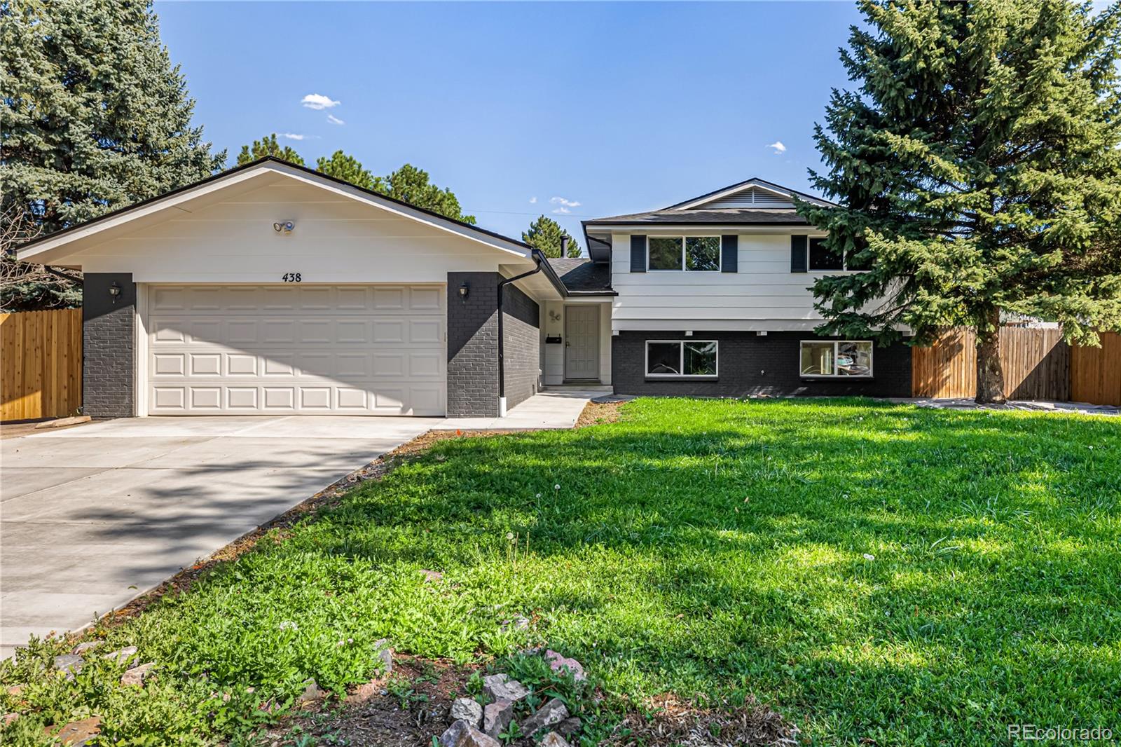 438 Oswego Street Aurora CO 80010