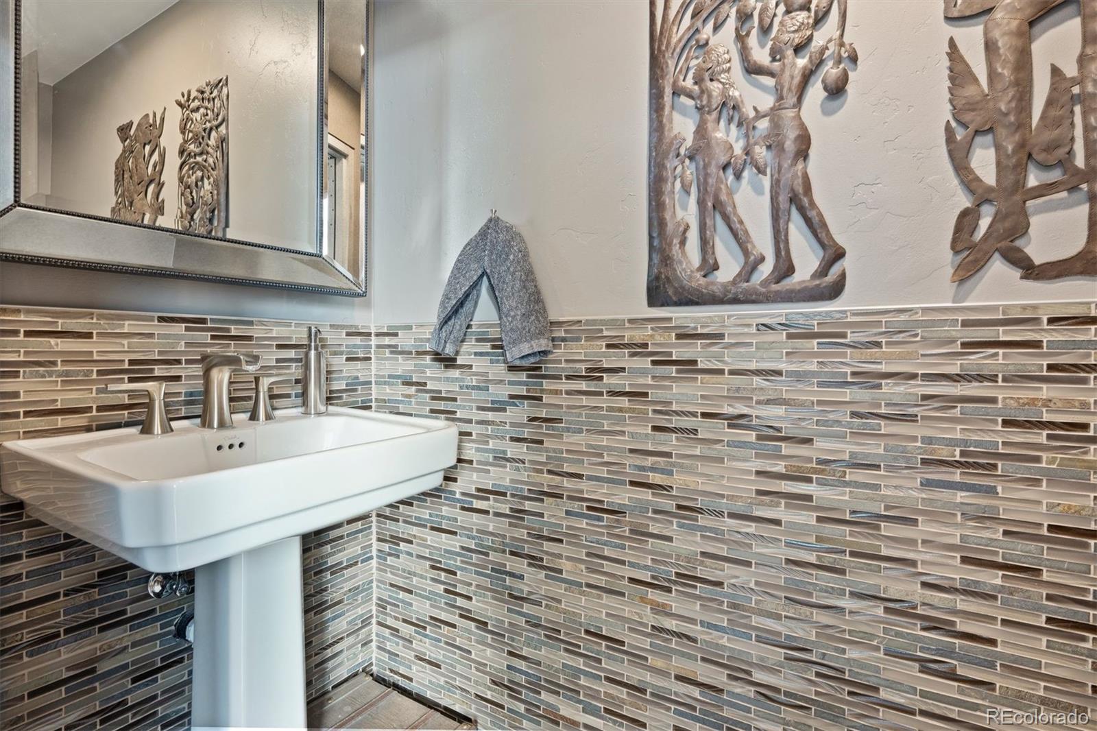 23534 Waynes Way Golden CO 80401