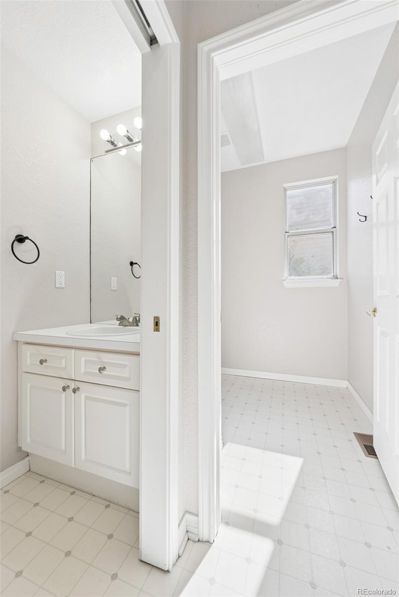 1577 S Pitkin Circle Aurora CO 80017