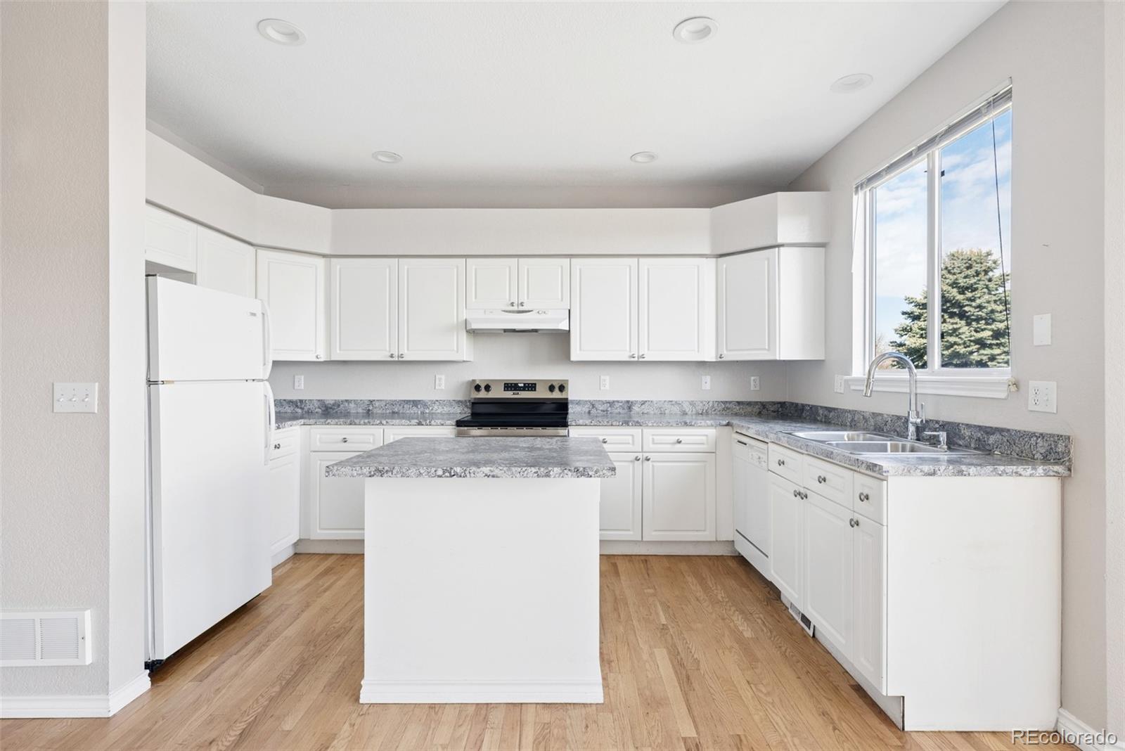 1577 S Pitkin Circle Aurora CO 80017