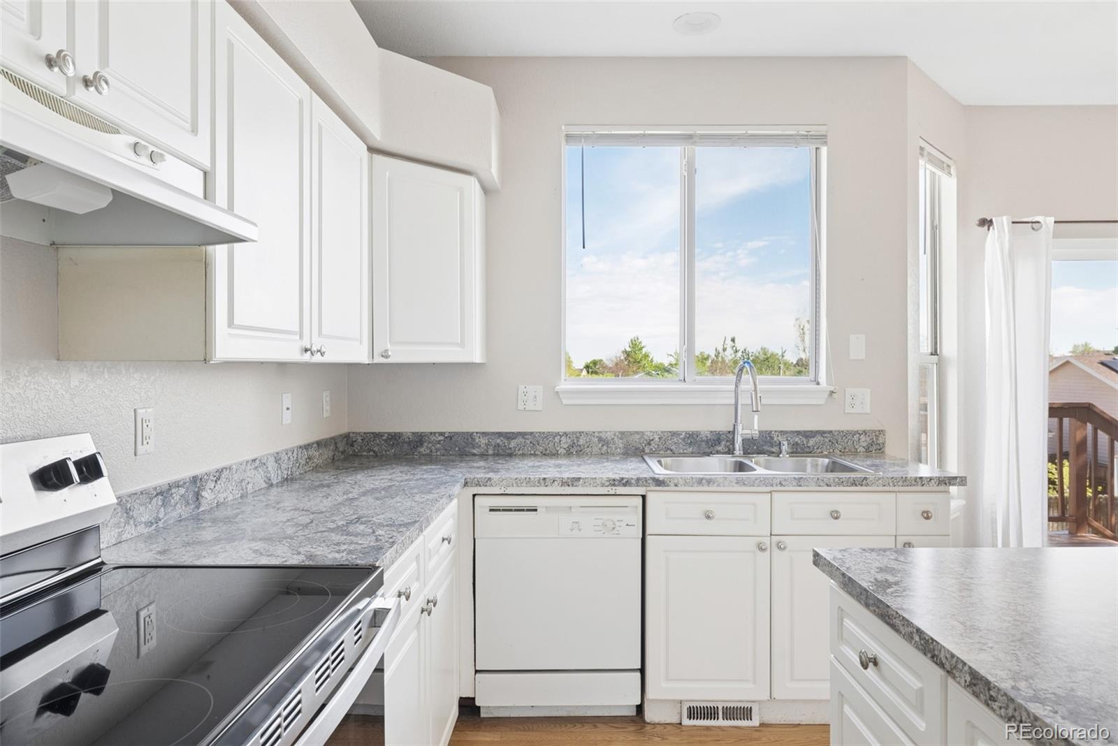 1577 S Pitkin Circle Aurora CO 80017