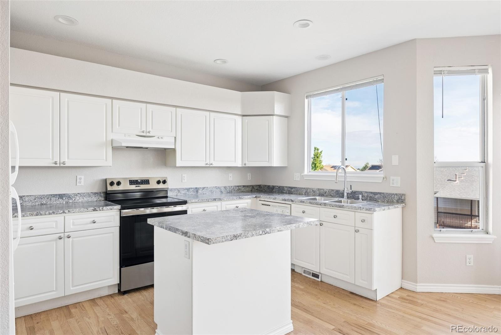 1577 S Pitkin Circle Aurora CO 80017