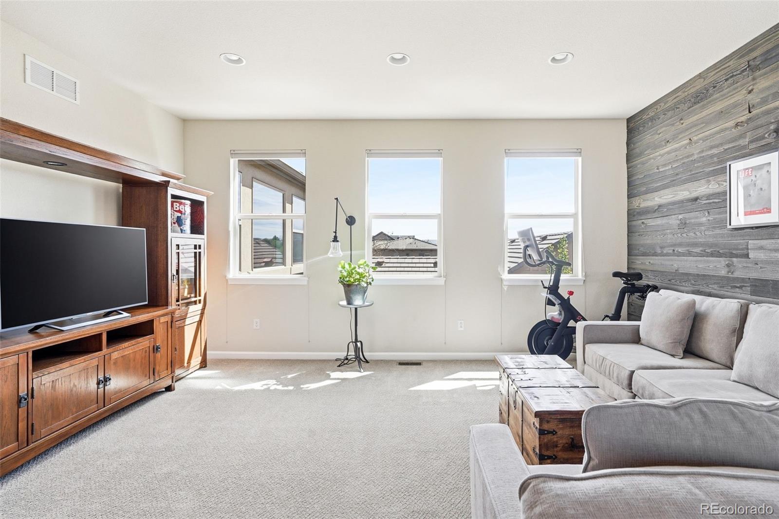 10221 Bluffmont Drive Lone Tree CO 80124