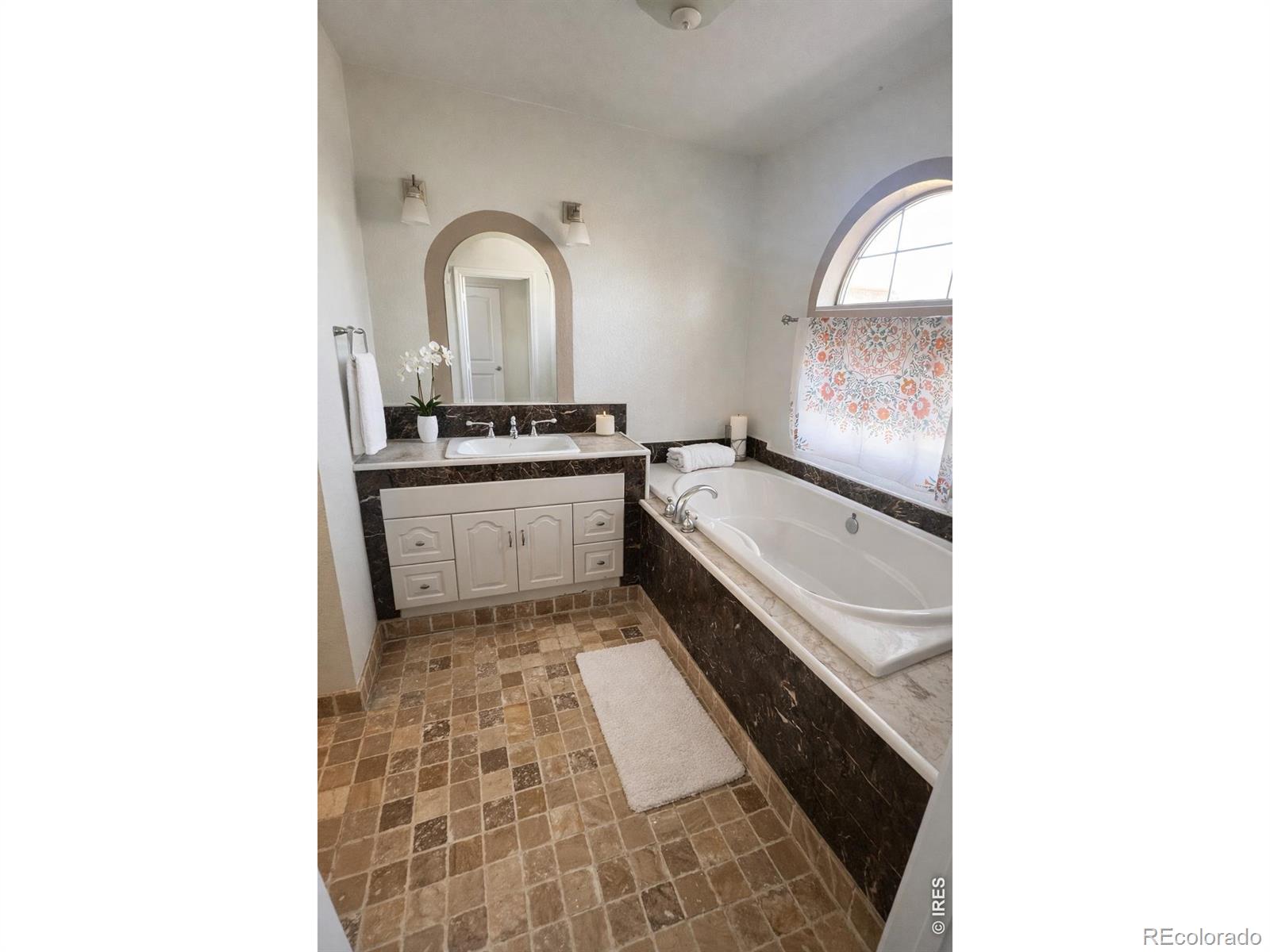 5588 Pioneer Road Boulder CO 80301