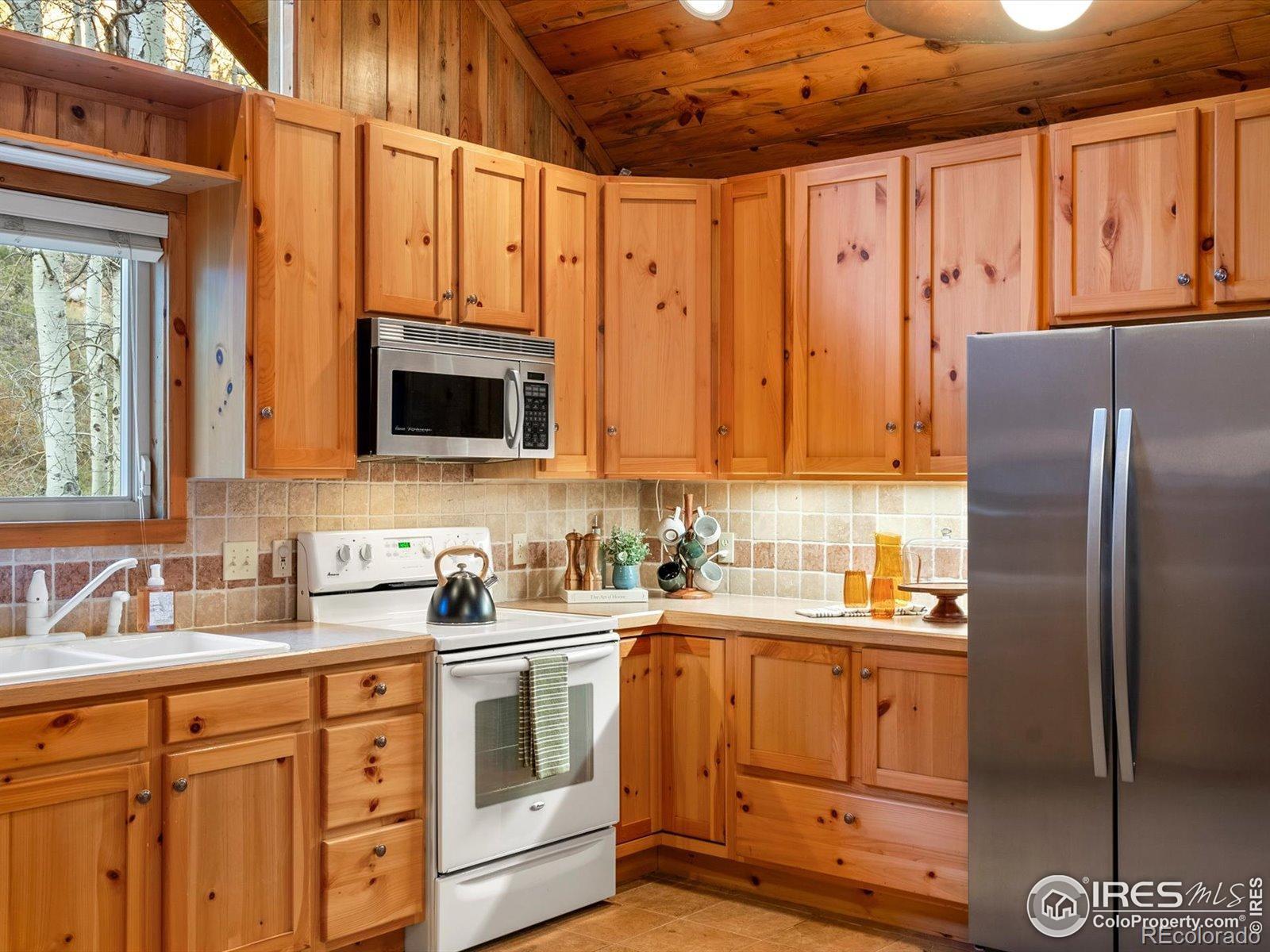 1035 Streamside Drive Glen Haven CO 80532