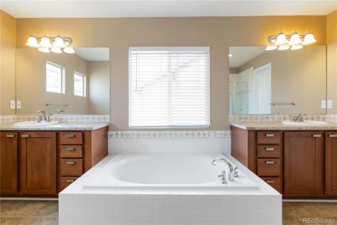 6525 S Newcastle Way Aurora CO 80016