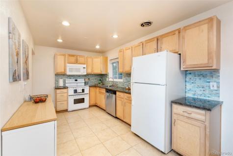 246 Lansing Street Aurora CO 80010