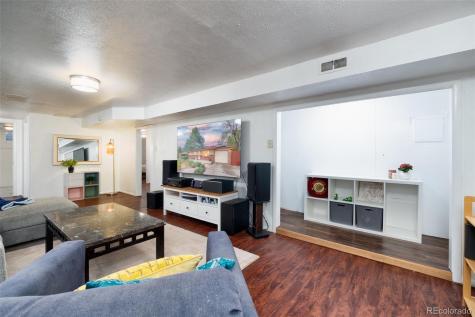 246 Lansing Street Aurora CO 80010