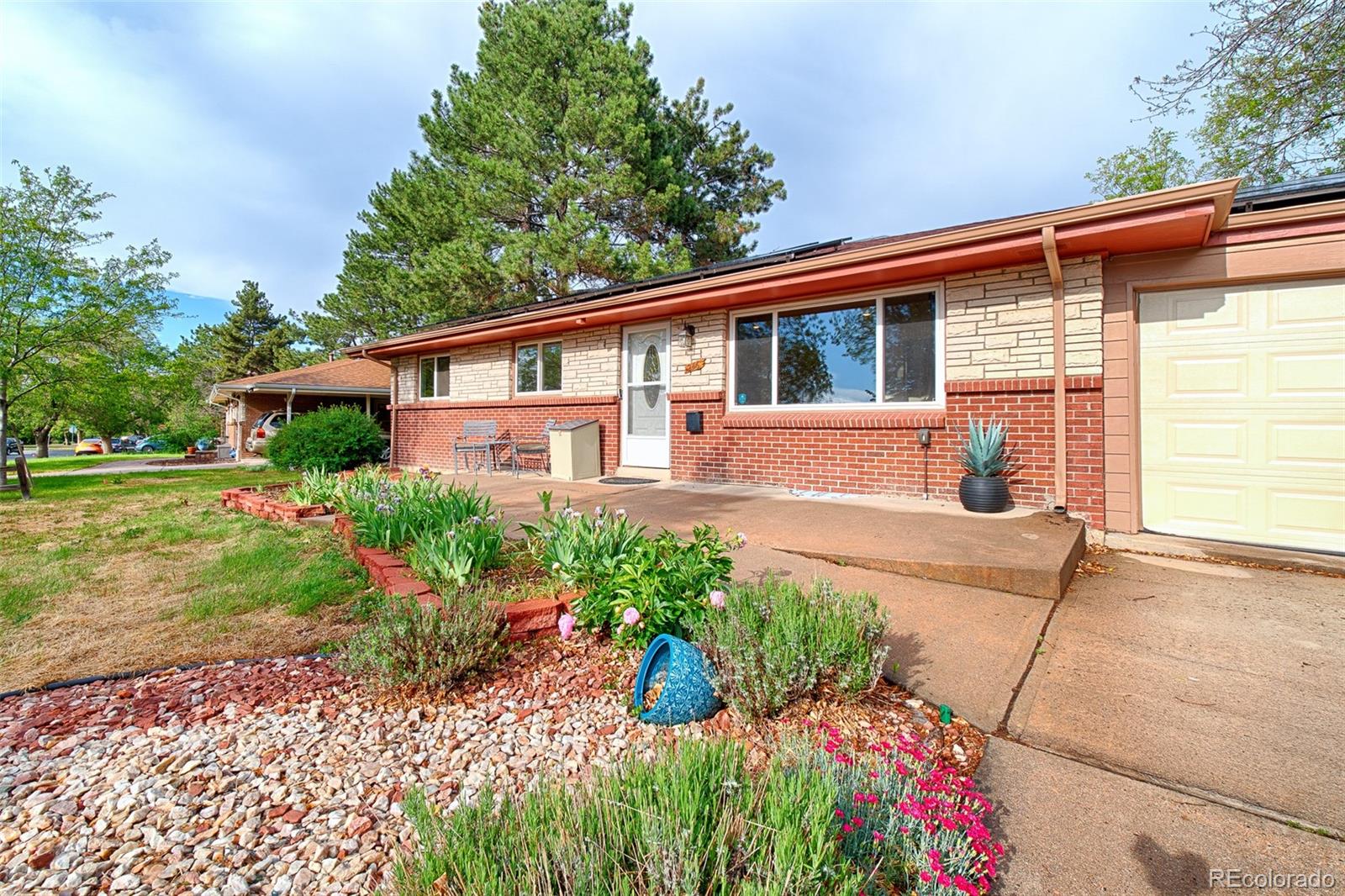 246 Lansing Street Aurora CO 80010