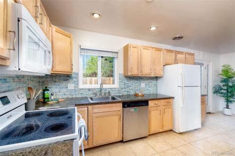 246 Lansing Street Aurora CO 80010