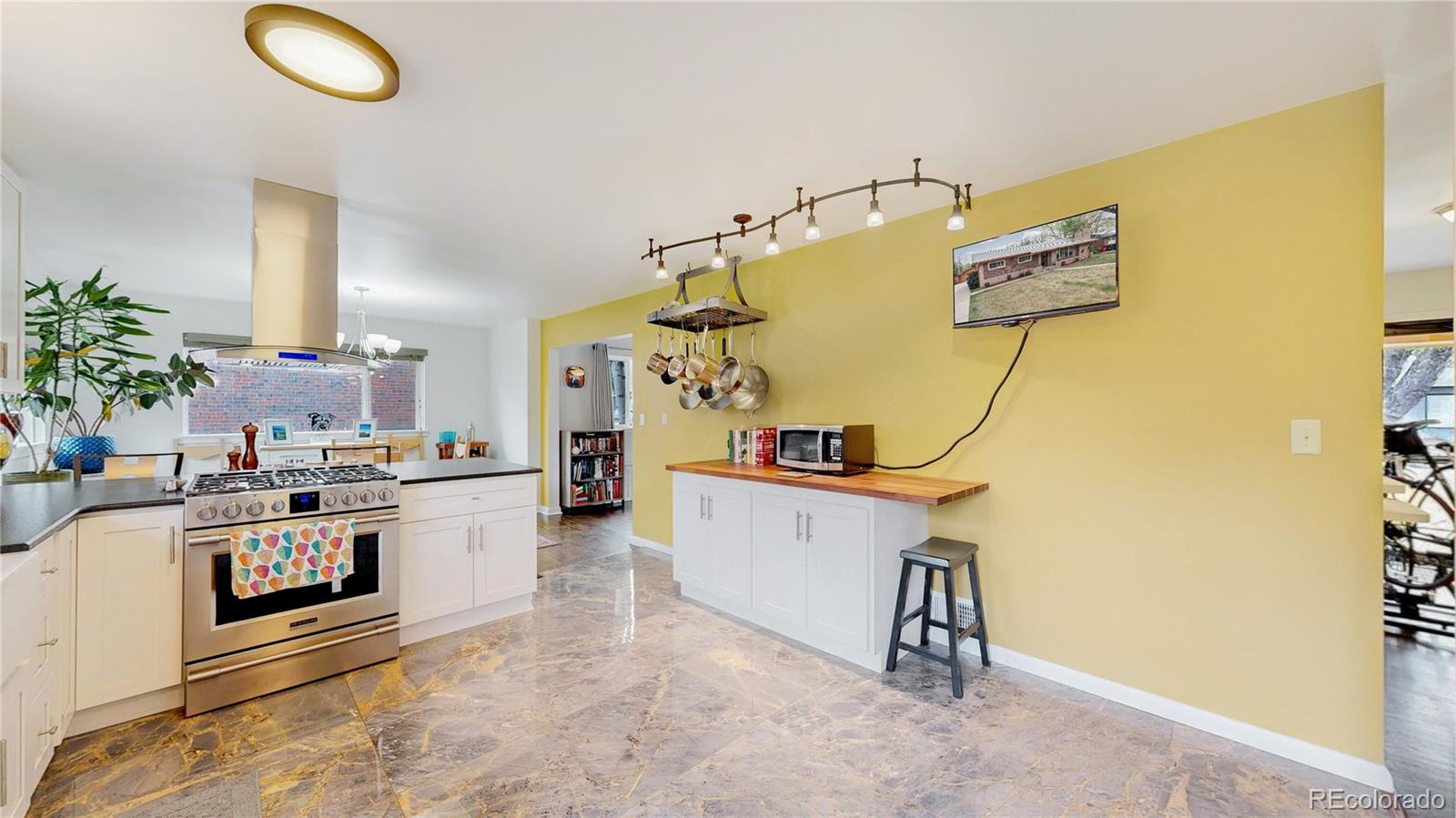 2430 Lee Street Lakewood CO 80215