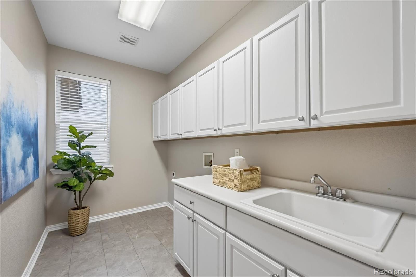 10230 Fairgate Way Highlands Ranch CO 80126
