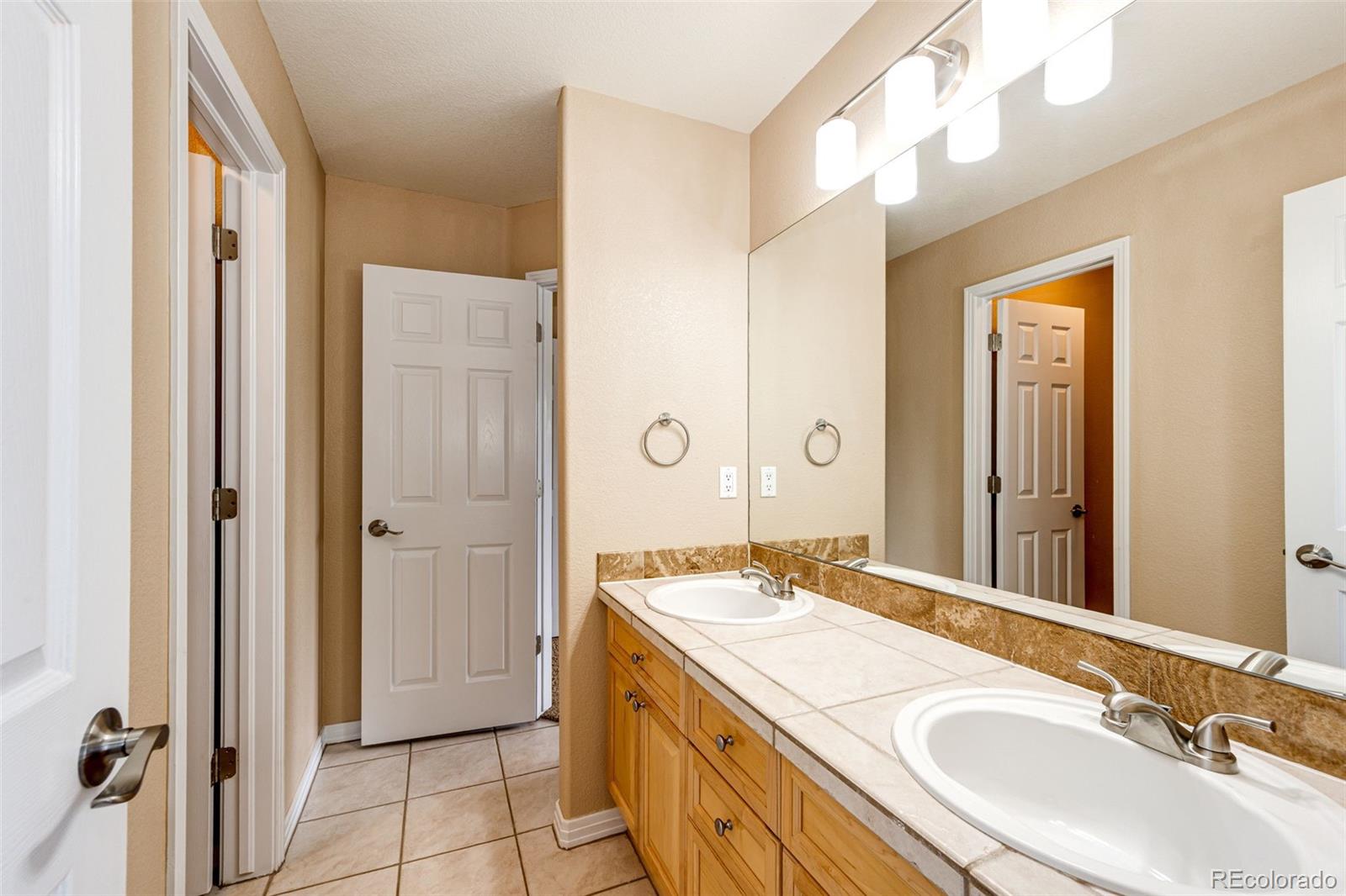 19076 E Maplewood Avenue Aurora CO 80016