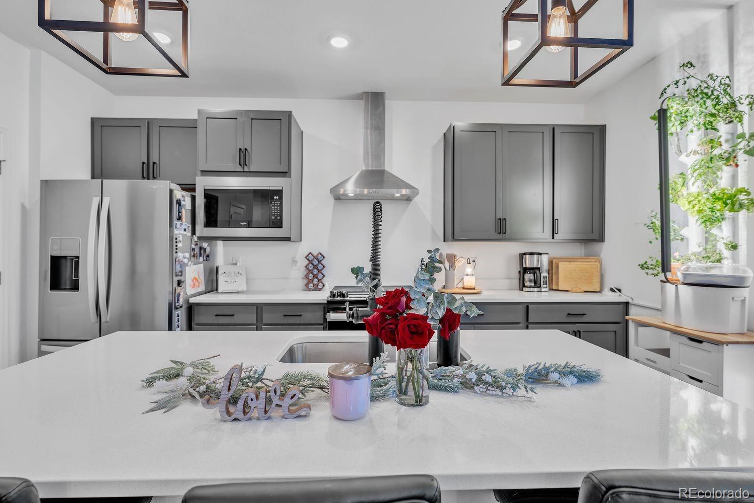 220 S Vandriver Way Aurora CO 80018
