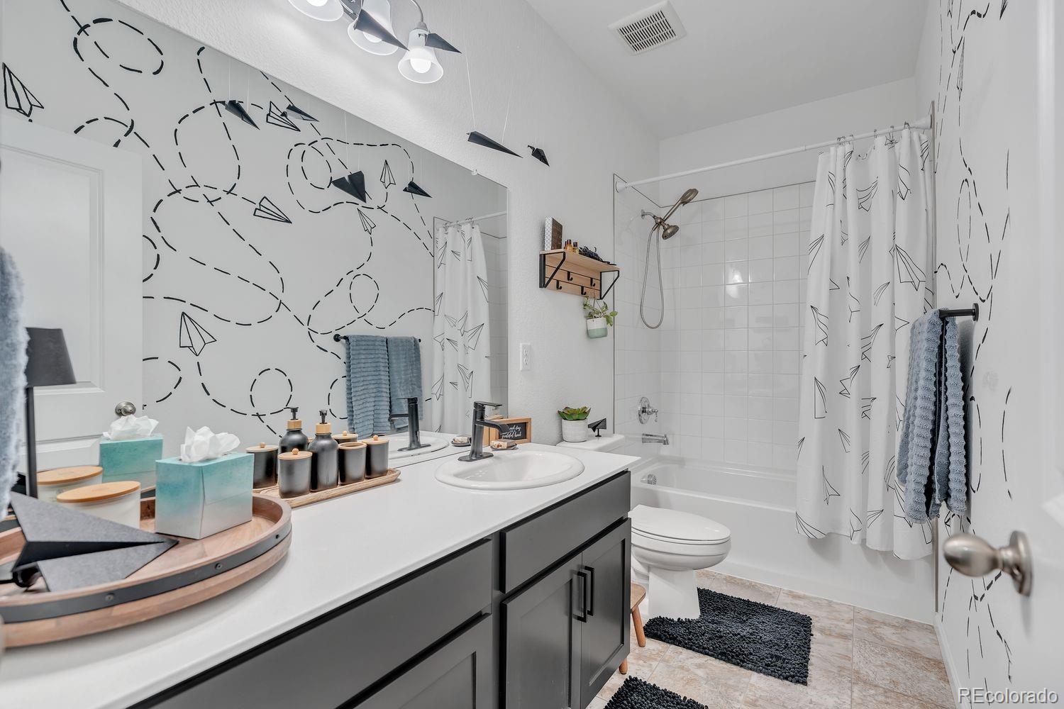 220 S Vandriver Way Aurora CO 80018