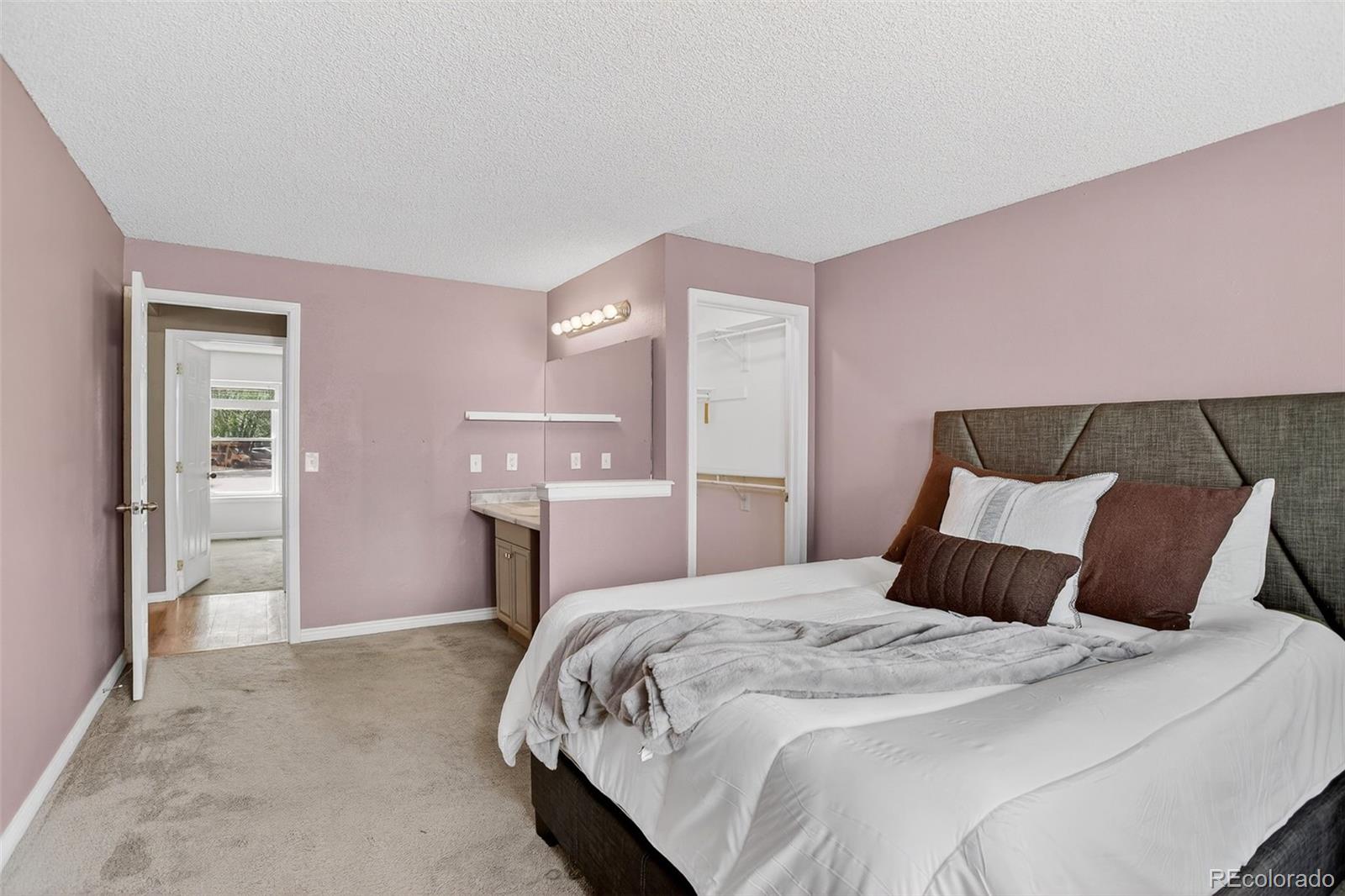 4550 Eugene Way Denver CO 80239