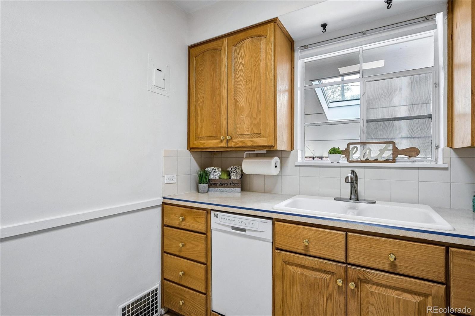 794 Niagara Street Denver CO 80220
