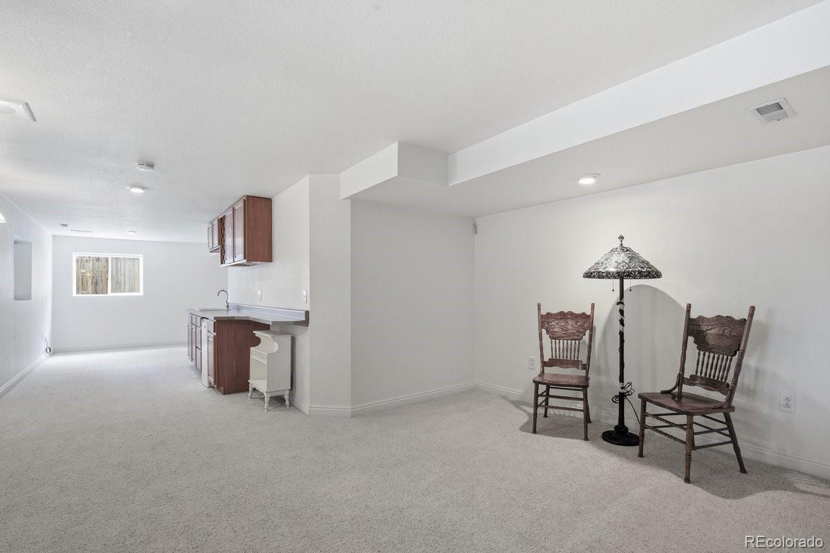 10461 Beech Street Littleton CO 80125