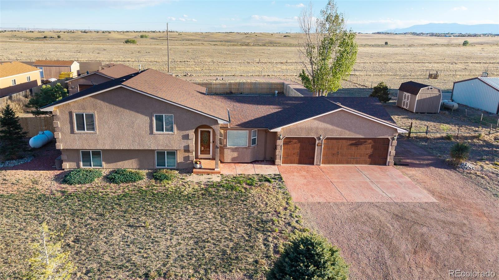 758 E Woodleaf Drive Pueblo CO 81007
