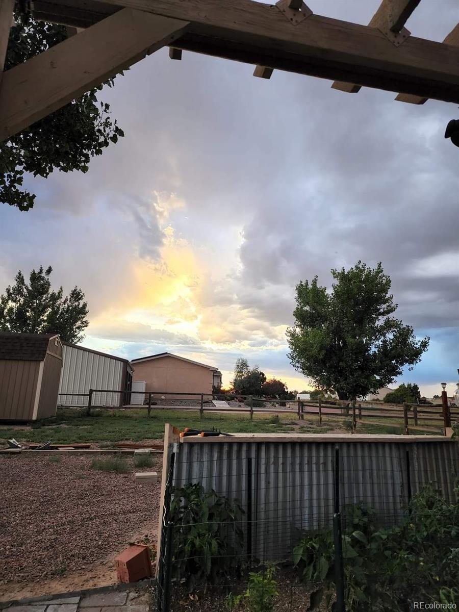758 E Woodleaf Drive Pueblo CO 81007