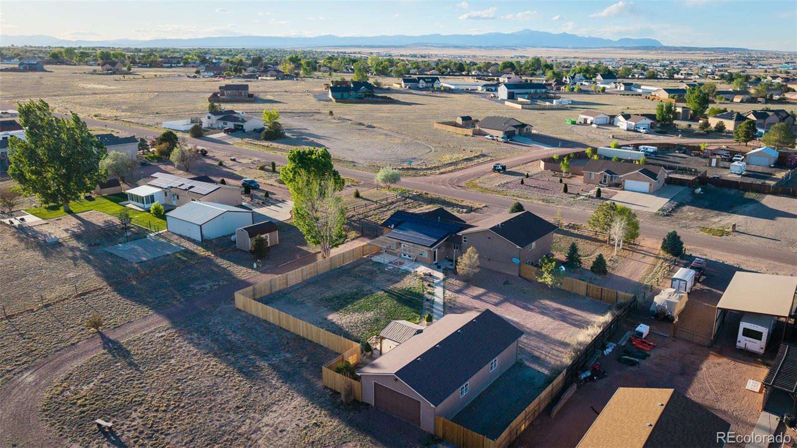 758 E Woodleaf Drive Pueblo CO 81007