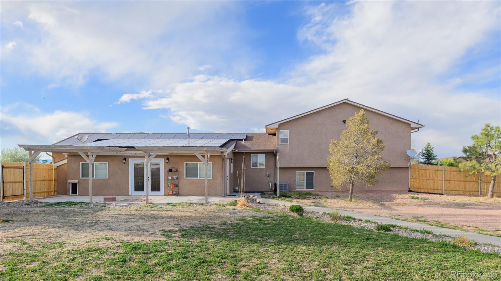 758 E Woodleaf Drive Pueblo CO 81007