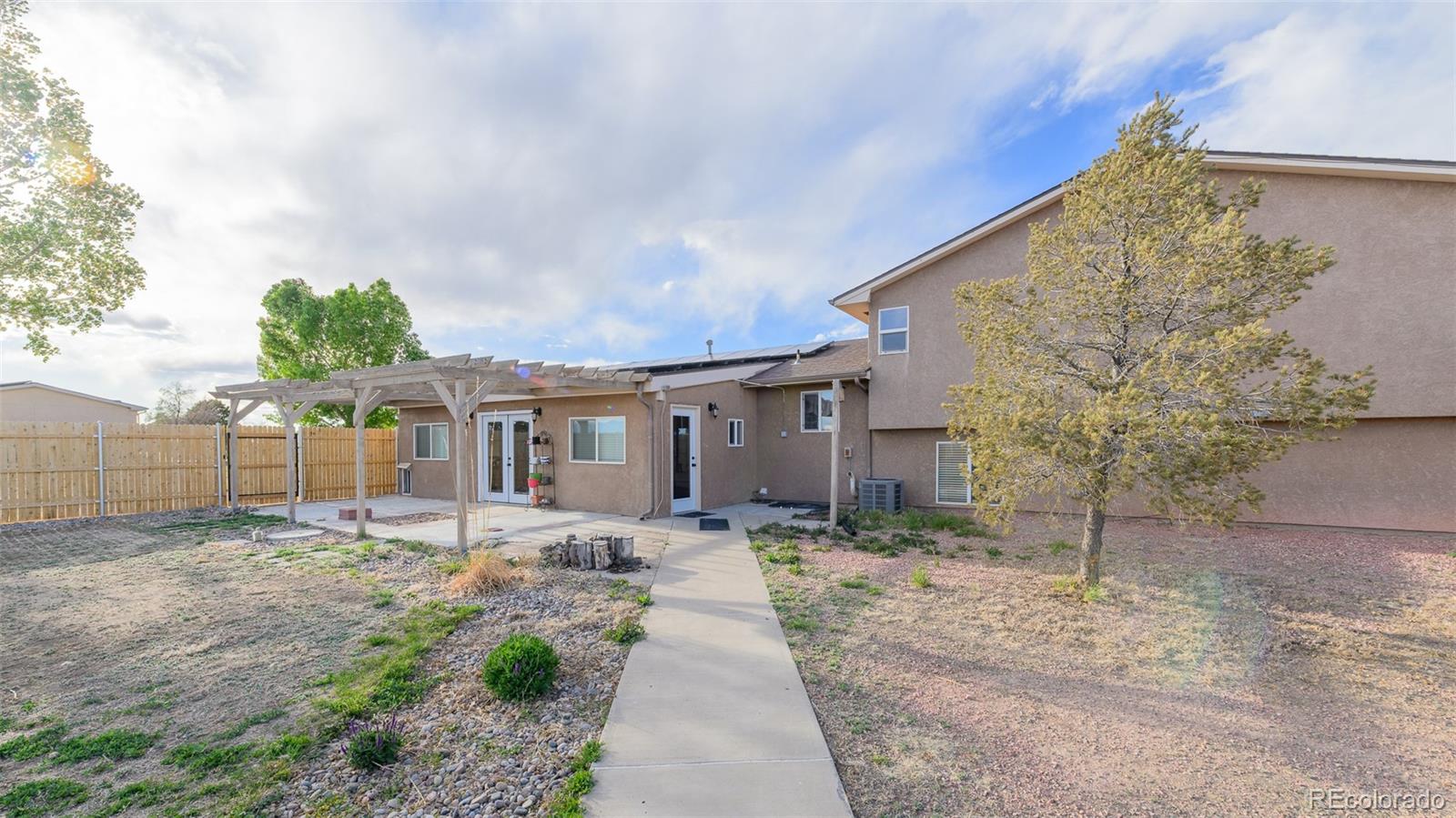 758 E Woodleaf Drive Pueblo CO 81007
