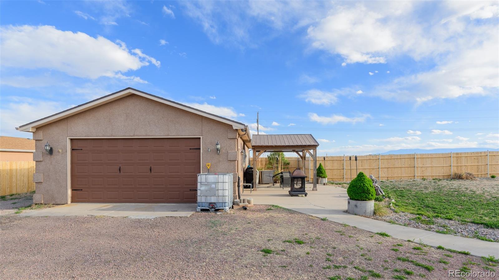758 E Woodleaf Drive Pueblo CO 81007