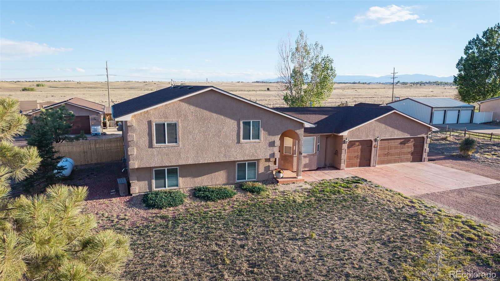 758 E Woodleaf Drive Pueblo CO 81007