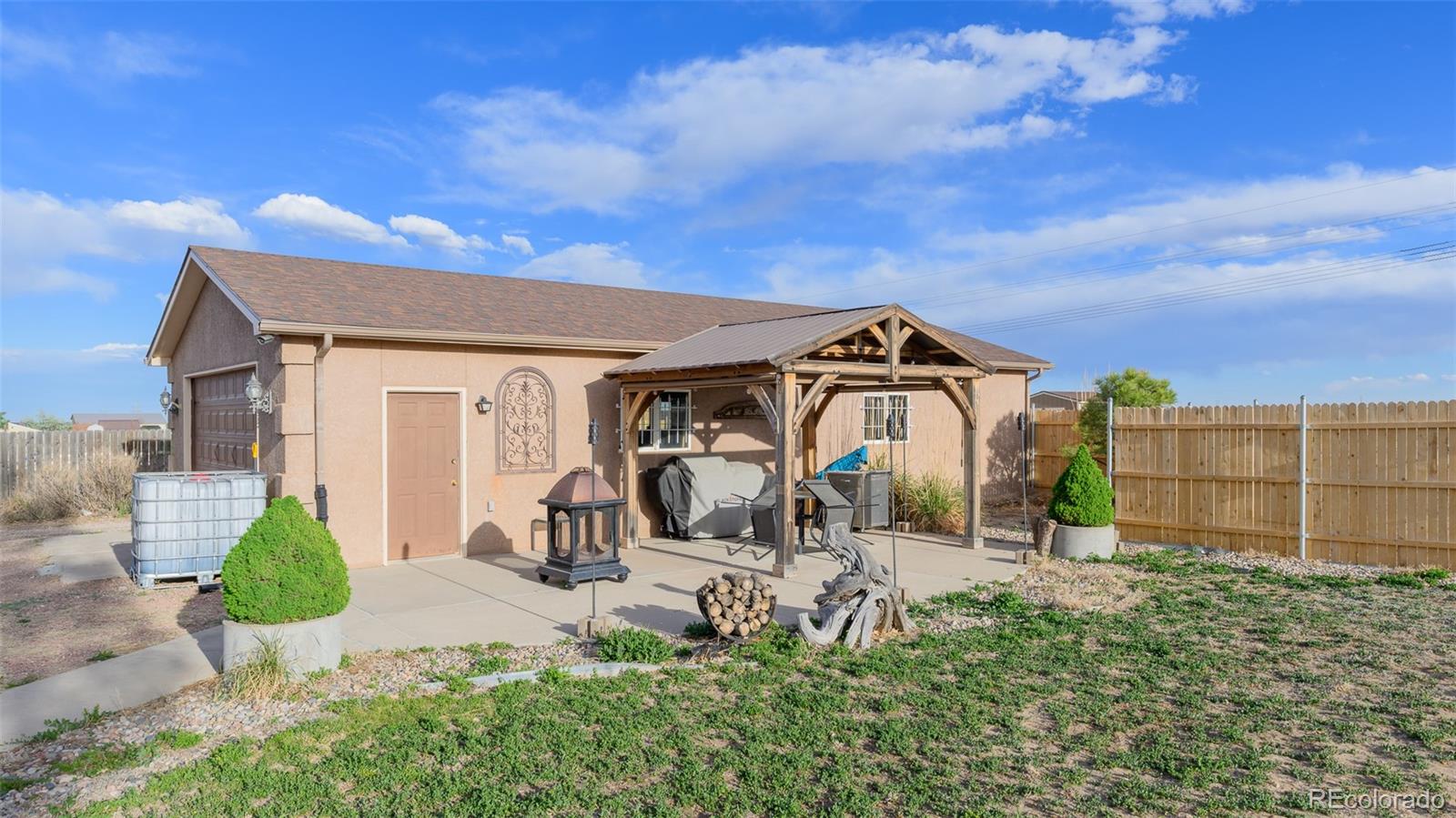 758 E Woodleaf Drive Pueblo CO 81007