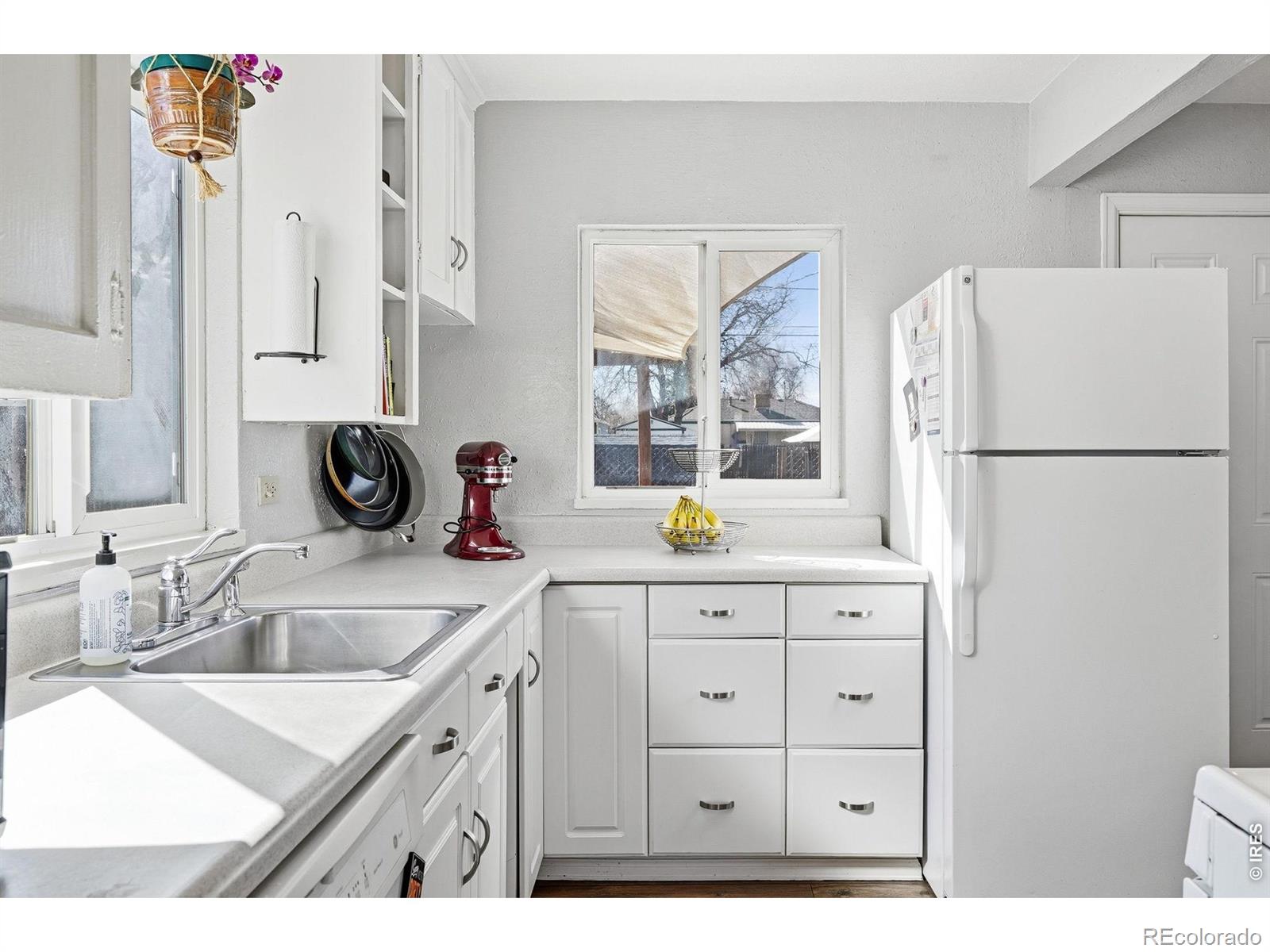 2057 Ironton Street Aurora CO 80010