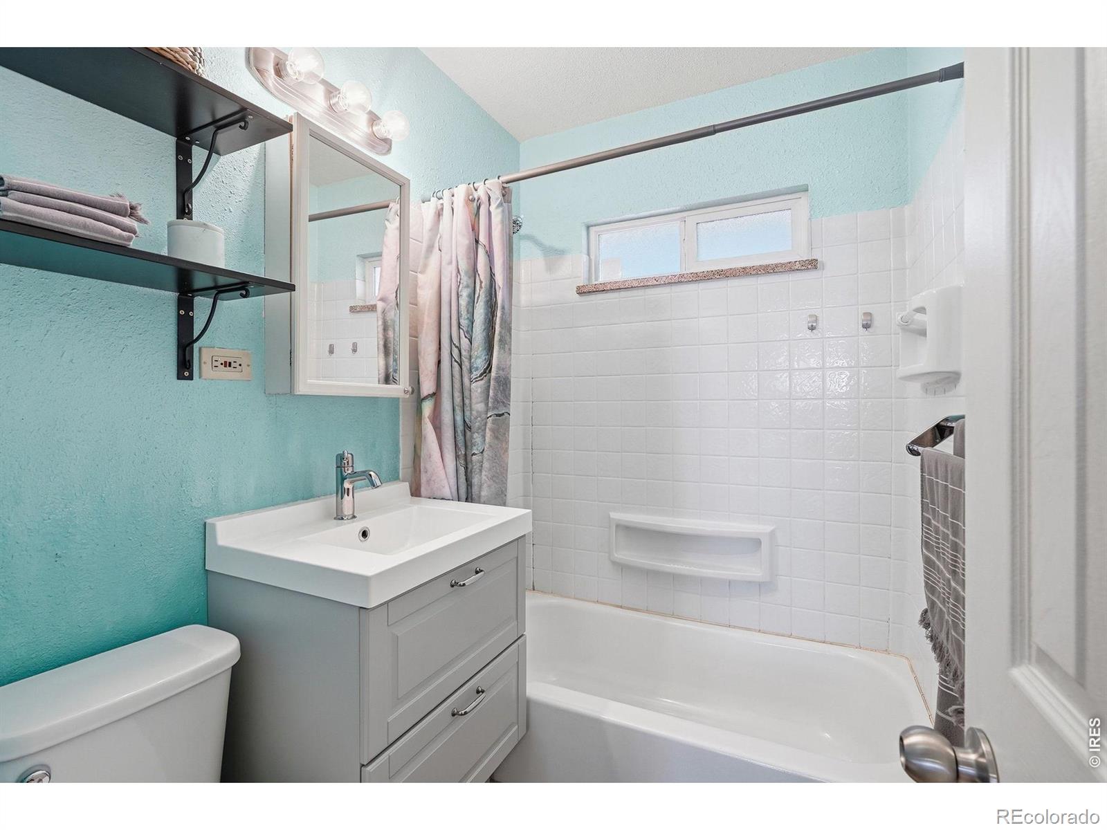 2057 Ironton Street Aurora CO 80010