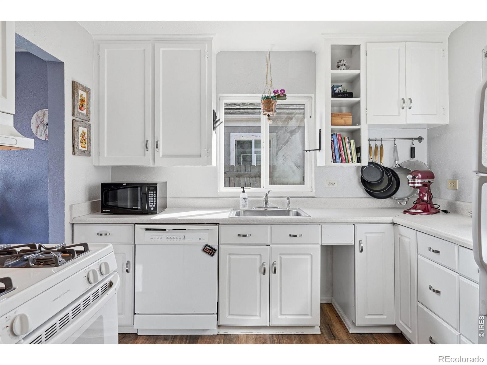 2057 Ironton Street Aurora CO 80010
