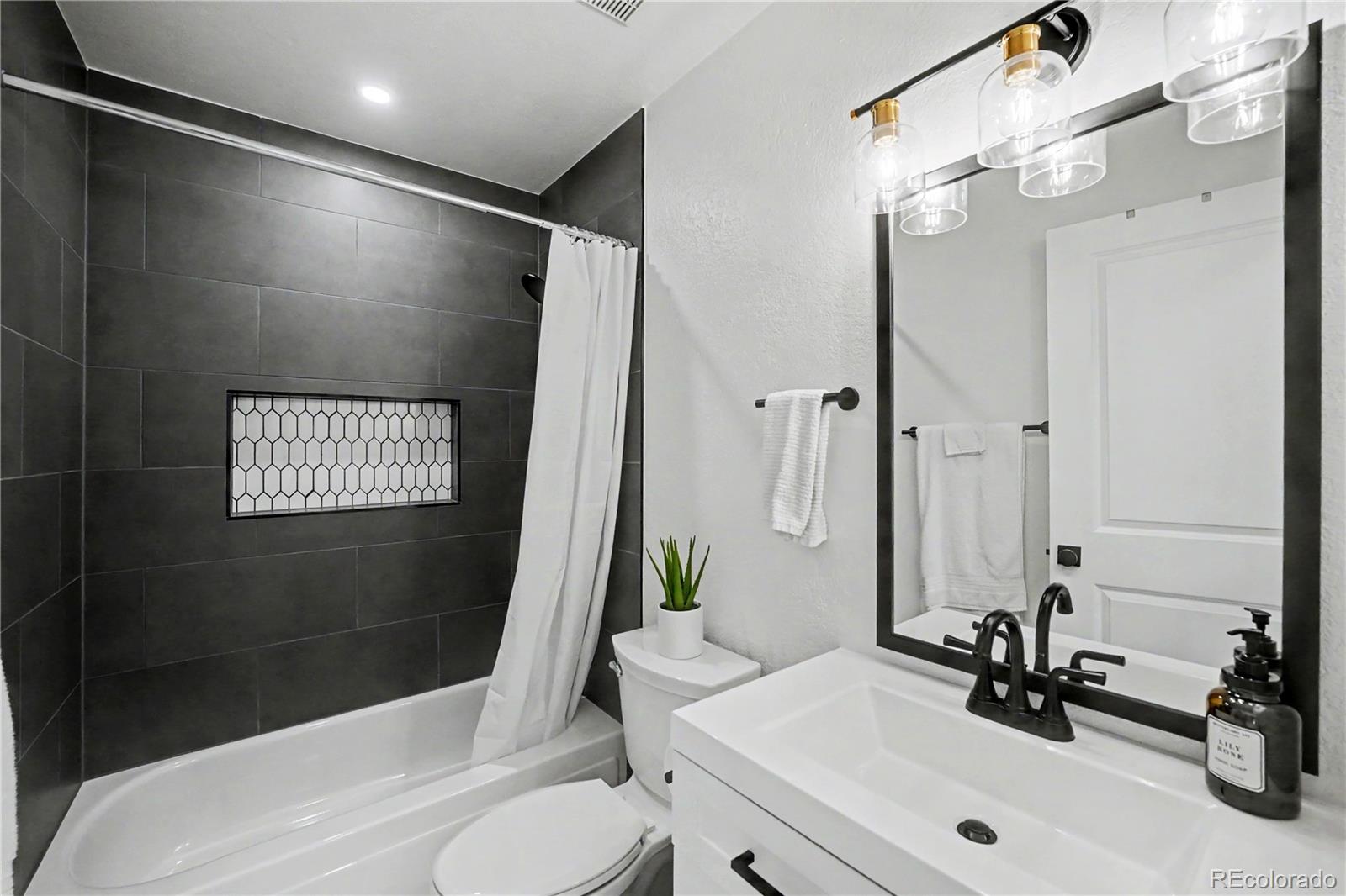 8975 W 89th Place Broomfield CO 80021