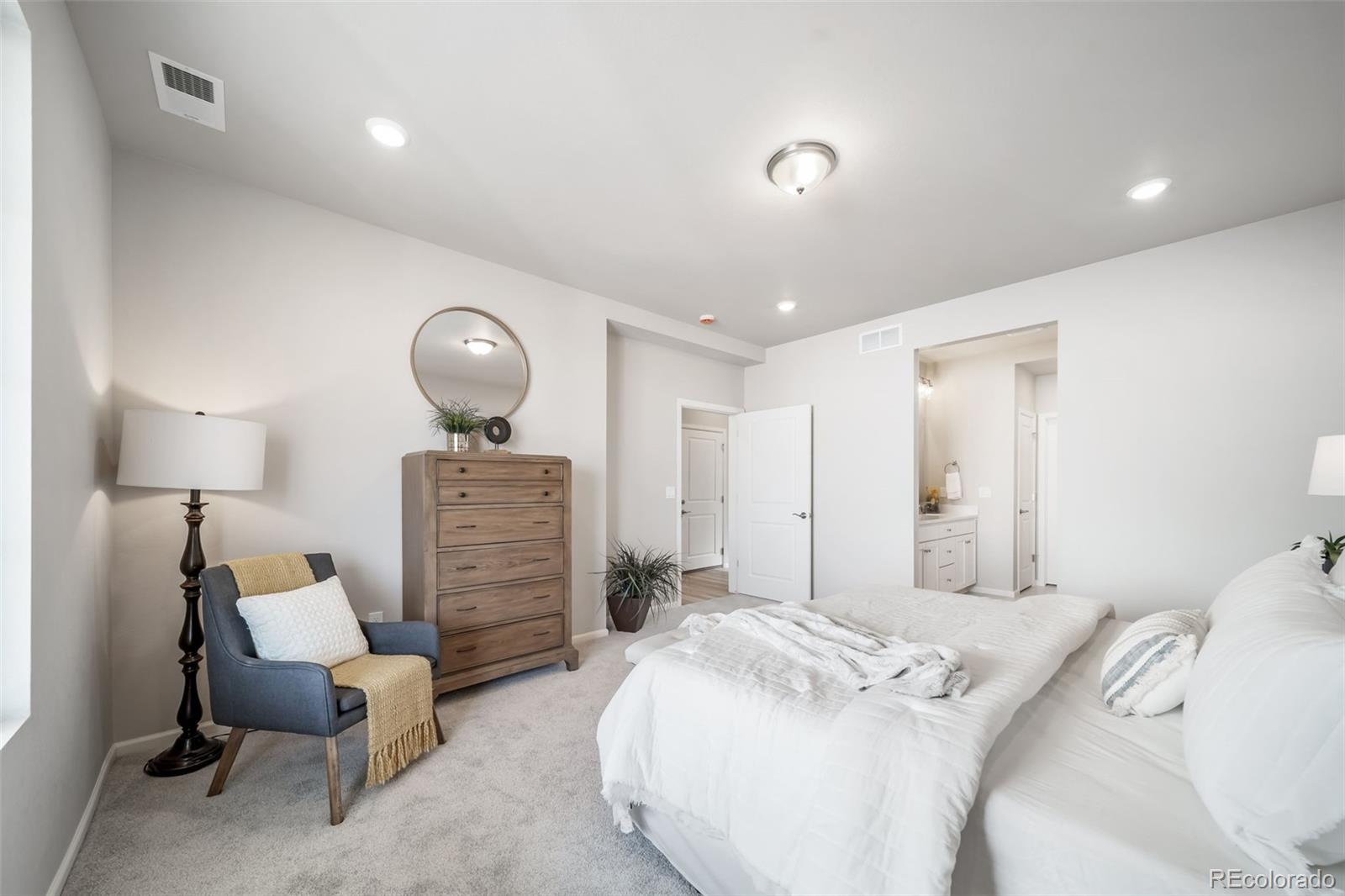 21845 E 51st Drive Aurora CO 80019