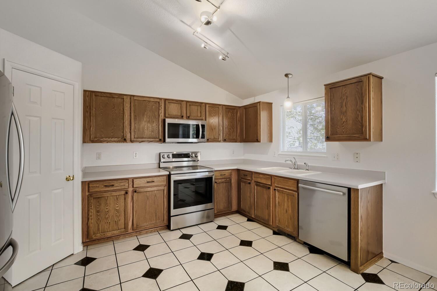 1633 Deerwood Drive Longmont CO 80504