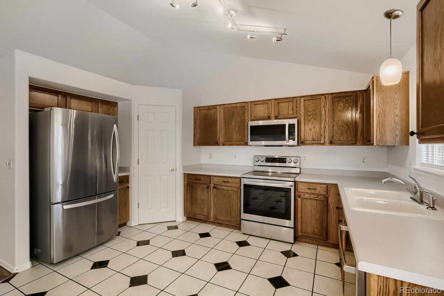 1633 Deerwood Drive Longmont CO 80504