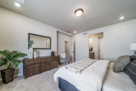 21927 E 51st Drive Aurora CO 80019